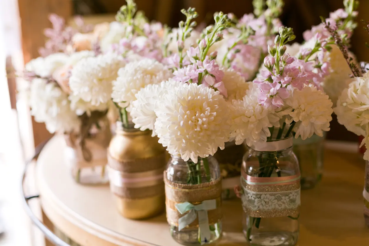 7 Breathtaking Spring Wedding Centerpiece Ideas